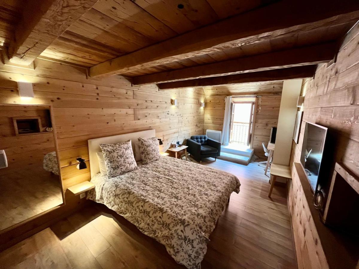 Suite "Chalet" Dans Maison De Village La Brigue Bagian luar foto